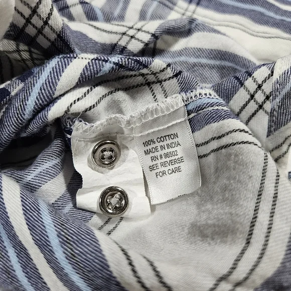 Girl Crazy Juniors Classic Long Sleeve Button Down, Blue/White Plaid, Medium - Picture 8 of 12